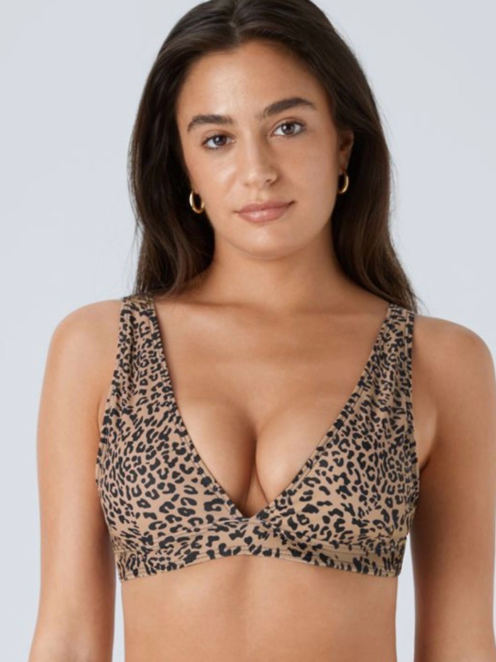 NWT Halara leopard print deep V-neckline bikini top. Size Medium